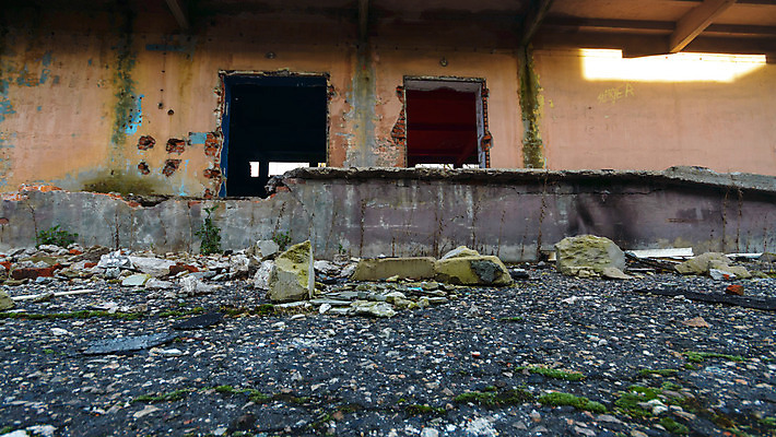포토 JPG 해외이미지 산업 벽 백그라운드 건축양식 창문 공장 유리 벽돌 직장 사람없음 내부 건물 빛 금속 검은색 어둠 수확 도시 폐기물 위험 버리기 창고 복고 먼지 낭비 구식 그런지 깨짐 방치 썩음 옛날 철강 파멸 해외202004 해외포토 건축물 건축 컬러 컨셉 농업 회사 공업 모션 재질 쓰레기 파일형식 소멸 이미지허브