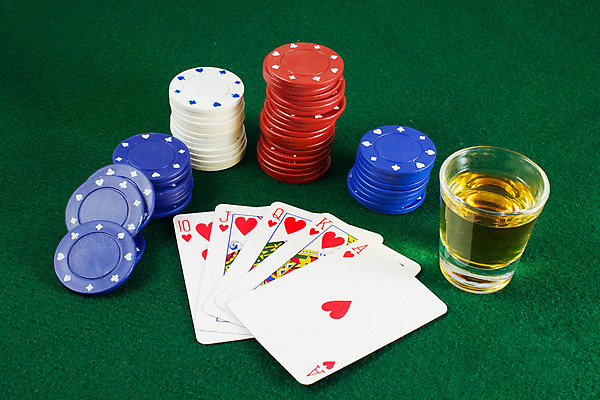 포토 JPG 해외이미지 손 사람없음 게임 우승 신용카드 행운 도박 냄비 카지노 포커 해외202004 해외포토 컨셉 놀이 신체부위 금융 최고 트럼프 솥 파일형식 이미지허브