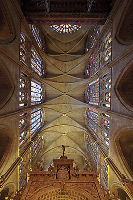 포토 JPG 해외이미지 종교 여행 건축양식 창문 실내 사람없음 성당 운명 역사 스페인 재산 아치 고딕 해외202004 해외포토 건축 유럽 종교건축 내부 금융 파일형식 이미지허브