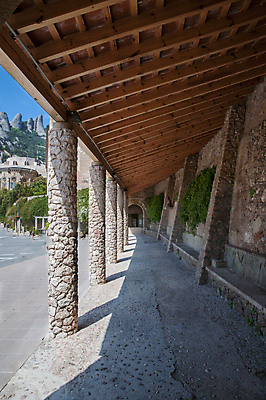 포토 JPG 해외이미지 외관 건축양식 거리 주택 사람없음 건물 목재 교회 골동품 바위 기둥 중세 스페인 클래식 묘사 해외202004 해외포토 나무 건축물 건축 유럽 컨셉 재료 종교건축 돌_바위 역사 파일형식 이미지허브