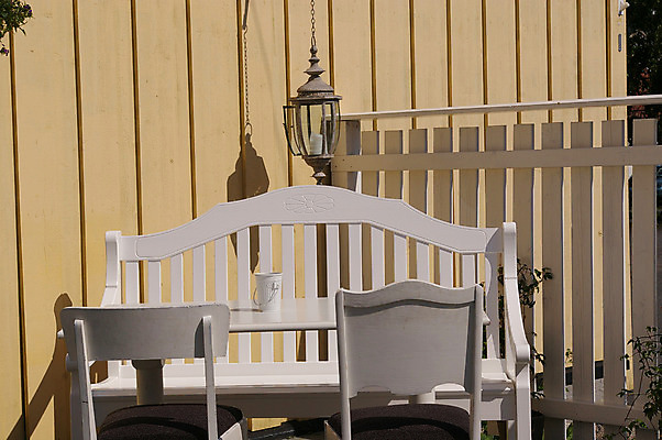 포토 JPG 해외이미지 라이프스타일 디자인 외관 계절 가구 벤치 의자 건축양식 탁자 호텔 휴식 주택 사람없음 야외 목재 장식 정원 식사 침묵 봄 수확 흰색 고급 우아함 뒤뜰 스타일 해외202004 해외포토 나무 건축 컬러 생활용품 컨셉 농업 재료 숙소 건물 생활 소리 파일형식 이미지허브