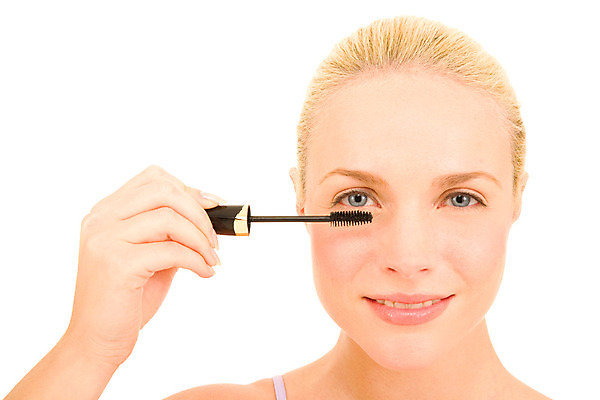 포토 JPG 해외이미지 백인 손 응시 실내 한명 미소 웃음 사람 20대 성인 내부 금발 화장품 잡기 속눈썹 흰배경 마스카라 고립 바디케어 성인여자만 신청 해외202004 해외포토 서양인 1 헤어스타일 시선 백그라운드 모션 표정 청년 신체부위 뷰티 흰색 눈썹 여자만 성인만 파일형식 이미지허브