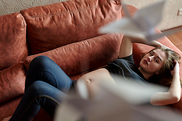 포토 JPG 해외이미지 백인 여자 행복 컨셉 신체 가족 엄마 휴식 주택 갈색머리 실내 건강 관리 사랑 한명 사람 성인 부모 희망 임산부 임신 터치 아기 출산 기다림 명상 태교 돌봄 해외202004 해외포토 서양인 1 헤어스타일 감정 관계 모션 내부 건물 파일형식 이미지허브