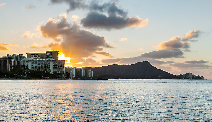 포토 JPG 해외이미지 구름 실루엣 바다 분홍색 섬 하늘 휴가 열대 따뜻함 풍경 사람없음 물 여름 파란색 태양 반사 일출 맑음 일몰 새벽 휴양지 화산 하와이 태평양 분화구 파라다이스 해외202004 해외포토 자연요소 계절 컬러 날씨 산 촬영기법 노을 미국 장소 파일형식 이미지허브