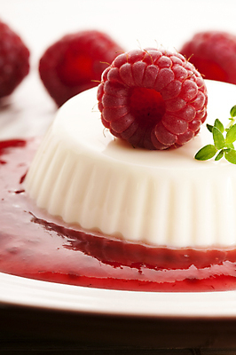 포토 JPG 해외이미지 근접촬영 사람없음 달콤 산딸기 시럽 푸딩 판나코타 해외포토 뷰포인트 과일 디저트 맛 파일형식 이미지허브