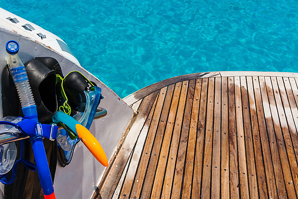 포토 JPG 해외이미지 안경 선 스포츠 바다 여행 백그라운드 요트 휴가 항해 가면 사람없음 목재 물 파란색 태양 검은색 수중 수영 장비 젖음 자유 보트 스노클링 고급 널 크루즈 갑판 묘사 오브젝트 다이빙 함선 지느러미 고무 네비게이션 물갈퀴 옛날 터키석 해외202004 해외포토 자연요소 나무 잡화 컬러 컨셉 배_교통 재료 수상스포츠 보석 수중스포츠 파일형식 이미지허브