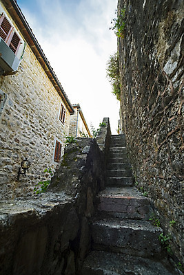 포토 JPG 해외이미지 나무 외관 계절 유럽 문화 벽 바다 여행 건축양식 자연 하늘 지붕 휴가 벽돌 산 주택 풍경 사람없음 건물 물 여름 파란색 도시풍경 교회 여행객 탑 바위 도시 만 성 역사 지중해 과거 장면 타운 구식 몬테네그로 발칸반도 부드바 옛날 해외202004 해외포토 자연요소 식물 건축물 건축 나라 컬러 컨셉 종교건축 사람 돌_바위 생태계 파일형식 이미지허브