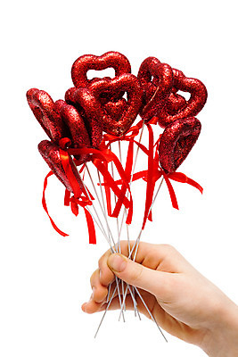 포토 JPG 해외이미지 모양 백인 손 행복 리본 백그라운드 컨셉 상상 휴가 아이디어 발렌타인데이 선물 사랑 사람 사람없음 빨간색 세트 우정 흰색 하트 축하 인사 우아함 활 감탄 고립 해외202004 해외포토 서양인 감정 컬러 데이이벤트 신체부위 친구 예절 파일형식 이미지허브