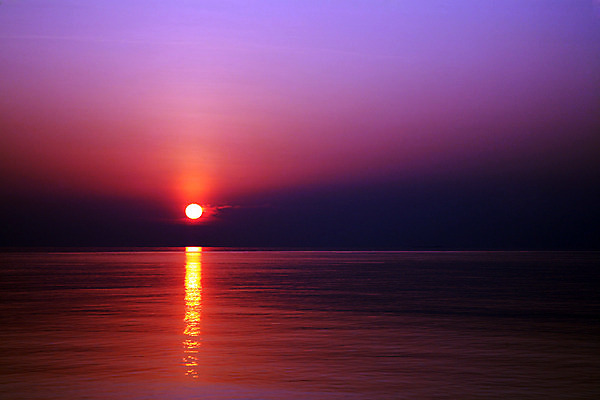 포토 JPG 해외이미지 오렌지 공 하늘 사람없음 빨간색 컬러풀 태양 반사 일출 보라색 황혼 일몰 새벽 해외202004 해외포토 자연요소 컬러 과일 노을 파일형식 이미지허브