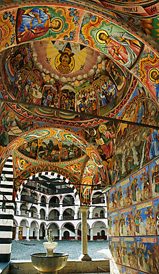 포토 JPG 해외이미지 아이콘 기독교 미술 사람없음 성경 역사 재산 벽화 그림 장면 수도원 불가리아 회랑 해외202004 해외포토 건축물 종교 종교용품 문화예술 금융 복도 파일형식 남유럽 이미지허브