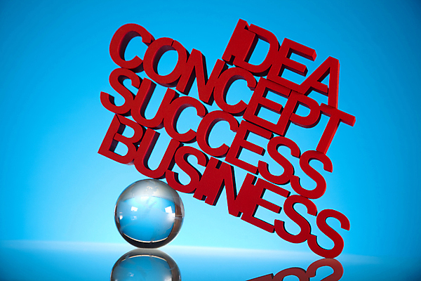 포토 JPG 해외이미지 컨셉 비즈니스 성공 아이디어 실내 타이포그라피 사람없음 반사 파란배경 유리구슬 해외202004 해외포토 문자 백그라운드 유리 내부 파란색 구슬 파일형식 이미지허브