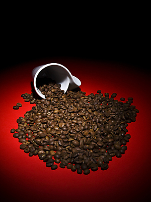 포토 JPG 해외이미지 커피 아침 콩 사람없음 컵 빨간색 세로 갈색 우주 검은색 어둠 카페 머그컵 흰색 신선 도자기 맛 아침식사 낟알 굽기 오브젝트 아로마 카푸치노 에스프레소 단절 백자 카페인 카피스페이스 해외202004 해외포토 주간 식기 음료 컬러 컨셉 곡류 상점 식사 공백 구이 파일형식 이미지허브