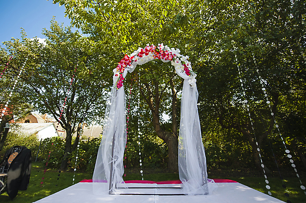 포토 JPG 해외이미지 나무 공원 꽃 행복 리본 결혼 백그라운드 꽃무늬 의자 신혼부부 자연 결혼식 기념 이벤트 사람없음 야외 장식 빨간색 초록색 장미 파티 저녁식사 흰색 축하 직물 난초 자르기 배열 아치 접수 줄서기 많음 해외202004 해외포토 식물 부부 공공시설 감정 컬러 가구 컨셉 무늬 모션 식사 생태계 신혼 파일형식 이미지허브