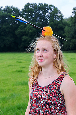 포토 JPG 해외이미지 응시 감정 무기 스포츠 화살 기술 한명 사람 경기 취미 야외 10대 믿음 경쟁 공연 도전 게임 표현 우승 목표 사과 위험 무서움 발사 불안 집중 활 슛 양궁 점수 긴장 궁수 때리기 해외202004 해외포토 1 시선 컨셉 과일 모션 청소년 놀이 이벤트 최고 파일형식 이미지허브