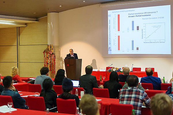 포토 JPG 해외이미지 직업 교육 비즈니스 사업가 학교 회의 설명 사람 앉기 이벤트 사람없음 스터디 스크린 교육자 정보 비즈니스맨 발표 가르침 그룹 작업실 정상 강의 강당 경영자 대학교 일반 세미나 지휘대 해외202004 해외포토 남자 모션 학습 직장인 리더 파일형식 이미지허브