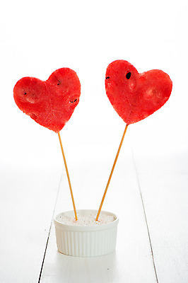 포토 JPG 해외이미지 모양 음식 조각 다이어트 과일 일러스트 부분 자연 추상 휴가 수박 발렌타인데이 건강 사랑 사람없음 빨간색 물 흰색 하트 신선 원형 달콤 맛 멜론 자르기 먹기 심볼 오브젝트 사인 상쾌 날것 슬라이스 열정 고립 채식주의자 해외202004 해외포토 자연요소 도형 감정 컬러 컨셉 무늬 모션 데이이벤트 생태계 채식 파일형식 이미지허브