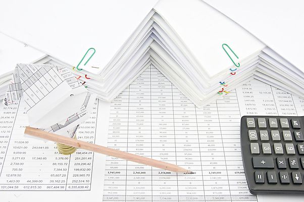 포토 JPG 해외이미지 종이 크리스마스 비즈니스 성공 설계 사람없음 연필 산타클로스 쌓기 동전 자료 계산기 흰색 업무 황금 인쇄 보고서 문서 영수증 계좌 옛날 해외202004 해외포토 기념일 컬러 컨셉 돈 모션 문구용품 학용품 금융 필기구 장비 작업 파일형식 이미지허브