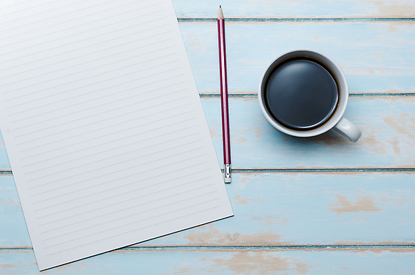 포토 JPG 해외이미지 교육 종이 커피 음료 음식 백그라운드 비즈니스 탁자 사람없음 목재 컵 빨간색 파란색 사무실 연필 우주 검은색 쪽지 공백 머그컵 흰색 정상 편지지 책상 머리위 에스프레소 해외202004 해외포토 나무 식기 컬러 가구 재료 학용품 필기구 편지 파일형식 이미지허브