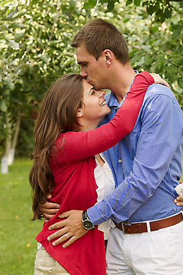 포토 JPG 해외이미지 나무 백인 모델 라이프스타일 웰빙 커플 공원 여자 남자 행복 잎 데이트 포옹 청소년 자연 휴가 휴식 갈색머리 함께함 건강 사랑 서기 미소 웃음 사람 성인 야외 두명 세로 노란색 유행 환경 자유 가을 유혹 만족 해외202004 해외포토 서양인 식물 헤어스타일 계절 공공시설 감정 컬러 컨셉 관계 안기 모션 표정 생활 생태계 파일형식 이미지허브