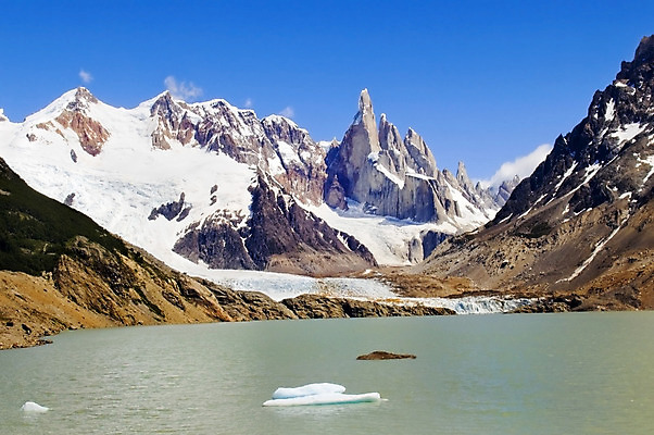 포토 JPG 해외이미지 구름 공원 호수 벽 백그라운드 자연 하늘 산 파노라마 풍경 경사 사람없음 물 파란색 얼음 미국 트래킹 하이킹 추위 연못 거친 정상 빙하 지역 거인 석호 아르헨티나 로스앤젤레스 전국 절정 화강암 해외202004 해외포토 자연요소 공공시설 컬러 북아메리카 레저 촬영기법 암석 남아메리카 생태계 파일형식 이미지허브