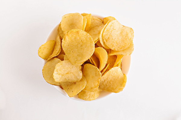 포토 JPG 해외이미지 실내 사람없음 하이앵글 흰배경 감자칩 해외202004 해외포토 뷰포인트 백그라운드 내부 과자 흰색 칩_음식 파일형식 이미지허브