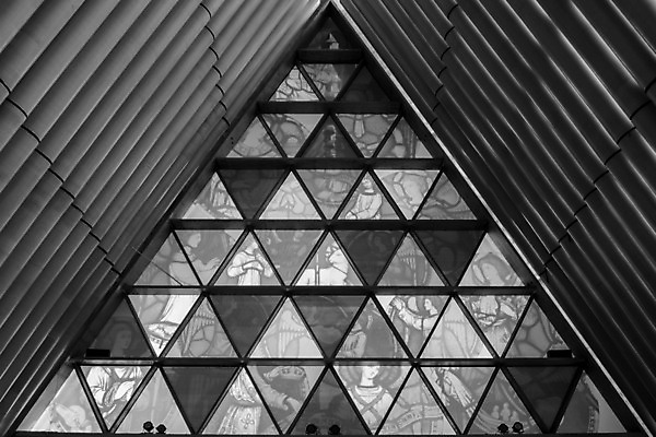 포토 JPG 해외이미지 디자인 종교 백그라운드 십자가 패턴 건축양식 창문 유리 추상 실내 미술 사람없음 내부 건물 장식 빛 성당 교회 검은색 흰색 얼룩 삼각형 아치 질감 정사각형 수도원 고딕 옛날 스타일 해외202004 해외포토 도형 건축물 건축 컬러 무늬 종교건축 재질 문화예술 파일형식 이미지허브