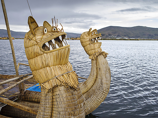포토 JPG 해외이미지 전통 호수 섬 하늘색 자연 건조 갈대 가면 풍경 사람없음 장식 물 머리 축제 미국 침묵 용 보트 원주민 치아 카누 남쪽 고립 짜기 페루 해외202004 해외포토 자연요소 식물 북아메리카 배_교통 모션 신체부위 파란색 소리 수상스포츠 소화기관 남아메리카 아프리카인 방향 생태계 파일형식 이미지허브