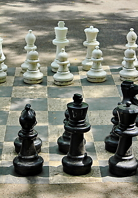 포토 JPG 해외이미지 길 조각 포즈 비즈니스 모션 놀이 가면 경기 사람없음 검은색 경쟁 도전 게임 흰색 죽음 우승 행운 체스말 체스 계획 왕 라이벌 자르기 싸움 체스판 장군 대회 종료 고립 분실 분쟁 사기꾼 토너먼트 투쟁 폭행 플레이어 해외202004 해외포토 직업 스포츠 컬러 컨셉 최고 말_게임 폭력 범죄 파일형식 이미지허브