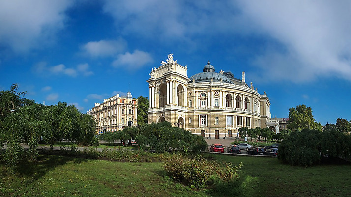 포토 JPG 해외이미지 유럽 도로 음악 조각 여행 하늘 아침 거리 주택 파노라마 사람없음 야외 건물 여름 도시풍경 이탈리아 콘서트 궁전 도시 역사 클래식 극장 발레 아치 정사각형 바로크 옛날 오페라 우크라이나 전국 회복 스타일 해외202004 해외포토 주간 도형 건축물 계절 나라 길 컨셉 고건축 교통시설 문화예술 촬영기법 풍경 공연 춤 파일형식 이미지허브