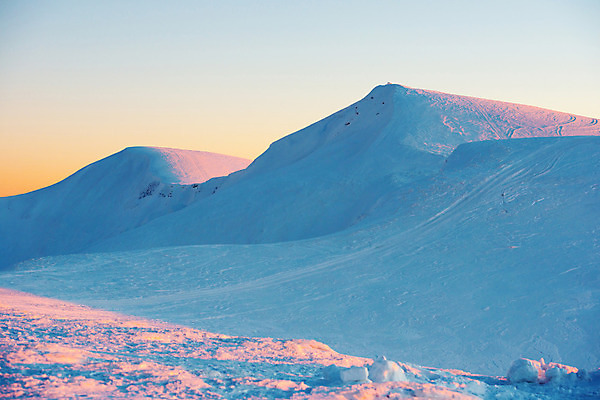 포토 JPG 해외이미지 나무 구름 계절 공원 여행 백그라운드 크리스마스 겨울 자연 하늘 아침 동화 날씨 휴가 새로움 산 풍경 사람없음 야외 빛 컬러풀 햇빛 태양 일출 환경 냉동 얼음 일몰 새벽 추위 흰색 저녁 숲 연도 서리 내추럴 우크라이나 눈내림 해외202004 해외포토 주간 자연요소 식물 공공시설 기념일 유럽 컬러 컨셉 눈_날씨 노을 야간 생태계 파일형식 이미지허브