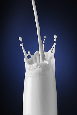 포토 JPG 해외이미지 사람없음 우유 흰색 액체 붓기 액체표현 해외202004 해외포토 컬러 모션 유제품 순간포착 파일형식 이미지허브