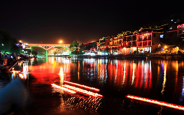 포토 JPG 해외이미지 오렌지 주택 기념 사람없음 건물 목재 빨간색 빛 강 컬러풀 반사 파티 여행객 마을 식당 중국 모임 도시 바 야간 작음 네온 타운 봉황 블러 옛날 해외202004 해외포토 자연요소 나무 건축물 아시아 컬러 과일 재료 사람 이벤트 상점 크기 파일형식 이미지허브