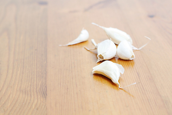 포토 JPG 해외이미지 표면 마늘 사람없음 목재 양념 허브 해외202004 해외포토 나무 식물 채소 재료 파일형식 이미지허브