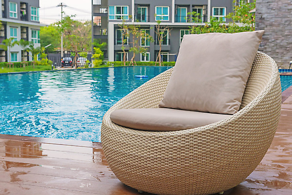 포토 JPG 해외이미지 나무 라이프스타일 디자인 여행 가구 의자 우산 자연 호텔 휴가 주택 풍경 사람없음 야외 내부 장식 초록색 물 여름 정원 맑음 수영 침대 고급 빌라 휴양지 선베드 발리 이국적 파라다이스 해외202004 해외포토 자연요소 식물 계절 컬러 섬 생활용품 컨셉 숙소 날씨 건물 생활 장소 수상스포츠 생태계 인도네시아 파일형식 이미지허브