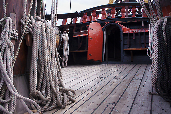 포토 JPG 해외이미지 호수 바다 항해 사람없음 항구 역사 큼 네덜란드 해적 복원 복제 옛날 해외202004 해외포토 유럽 배_교통 교통시설 크기 도둑 파일형식 이미지허브
