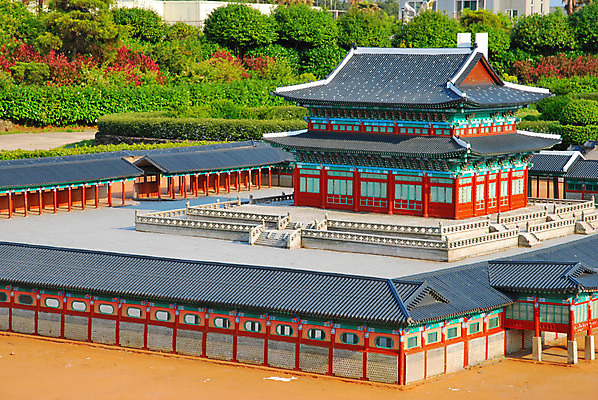 포토 JPG 해외이미지 나무 전통 공원 종교 문화 벽 섬 여행 건축양식 자연 하늘 한국 사람없음 건물 파란색 여행객 정원 중국 힘 도시 사찰 재산 작음 치수 땅바닥 숭배 신앙심 존경 해외202004 해외포토 식물 건축물 공공시설 건축 아시아 컬러 종교건축 바닥 사람 금융 크기 생태계 파일형식 이미지허브