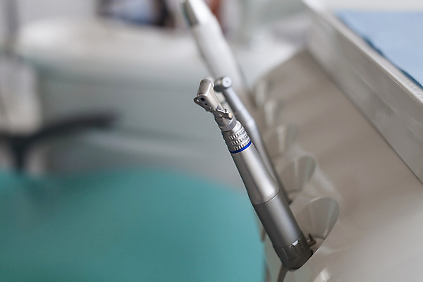 포토 JPG 해외이미지 직업 의자 실내 건강 치과 병원 사람없음 치료 빛 세트 약 금속 기계 장비 환자 흰색 기구 공구 업무 입 기술자 치아 캐비닛 연습 오브젝트 치과의사 각도 날카로움 외과 돌봄 송곳 위생관리 철강 치통 해외202004 해외포토 컬러 가구 의학 모션 재질 관리 내부 신체부위 의사 도구 작업 소화기관 질병 사물함 파일형식 이미지허브