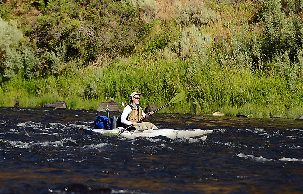 포토 JPG 해외이미지 스포츠 자연 낚시 어류 한명 풍경 야외 물 고독 낚시꾼 카약 해외202004 해외포토 자연요소 1 감정 레저 사람 수중동물 수상스포츠 생태계 파일형식 이미지허브