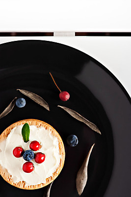 포토 JPG 해외이미지 라이프스타일 접시 열매 잎 크리스마스 다이어트 오렌지 탁자 딸기 아침 디저트 치즈 건강 사람없음 빨간색 파란색 반사 갈색 노란색 쿠키 검은색 식사 힘 에너지 흰색 신선 최고 고급 맛 아침식사 시원함 잼 먹기 크림 냅킨 블루베리 내추럴 구성 식품점 크랜베리 크림치즈 핸드메이드 해외202004 해외포토 주간 식물 식기 기념일 음식 컬러 가구 컨셉 과일 모션 유제품 생활 상점 소스_음식 파일형식 이미지허브