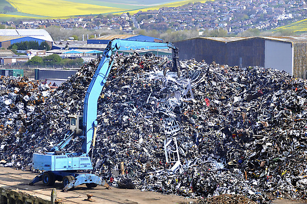 포토 JPG 해외이미지 산업 밭 노동자 사람없음 쌓기 마을 환경 금속 항구 화물 환경오염 쓰레기 폐기물 위험 플라스틱 굴착기 삽 버리기 창고 먼지 문제 펜치 헛간 흙더미 낭비 생태학 짠맛 해외202004 해외포토 직업 교육 컨셉 농업 교통시설 모션 재질 흙 운송업 공구 중장비 맛 저장고 파일형식 더미 이미지허브