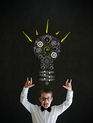 포토 JPG 해외이미지 백인 학생 손 교육 어린이 백그라운드 컨셉 생각 비즈니스 전구 학교 상상 성공 아이디어 관리 창조 한명 사람 소년 빛 검은색 칠판 흰색 최고 비즈니스맨 작음 사인 톱니바퀴 암초 문제 기어 해결 우수 지능 브레인스토밍 해외202004 해외포토 서양인 1 남자 컬러 신체부위 직장인 크기 절기 파일형식 이미지허브