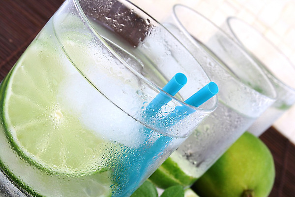 포토 JPG 해외이미지 음료 백그라운드 유리 귤 사람없음 물 얼음 추위 흰색 신선 맛 시원함 큐브 상쾌 라임 텀블러 해외202004 해외포토 자연요소 감정 컬러 컨셉 과일 재질 컵 파일형식 이미지허브