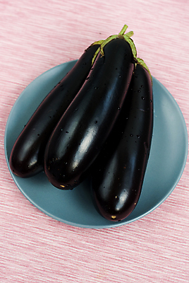 포토 JPG 해외이미지 접시 음식 분홍색 다이어트 채소 가지 건강 사람없음 회색 직물 맛 준비 날것 칼로리 숙성 해외202004 해외포토 식기 컬러 컨셉 파일형식 이미지허브