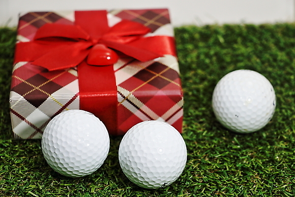 포토 JPG 해외이미지 골프 골프공 사람없음 선물상자 골프채 골퍼 해외202004 해외포토 공 운동선수 골프용품 선물 상자 구기 파일형식 이미지허브