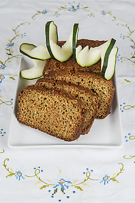 포토 JPG 해외이미지 음식 조각 다이어트 채소 부분 디저트 사람없음 케이크 빵집 신선 구멍 달콤 아침식사 자르기 굽기 먹기 레몬 유기농 머핀 베이글 생강 스펀지 내추럴 번 주키니 채식주의자 타르트 파스텔톤 핸드메이드 해외202004 해외포토 웰빙 빵 컬러 과일 모션 건강 상점 식사 맛 구이 채식 파이_빵 파일형식 이미지허브