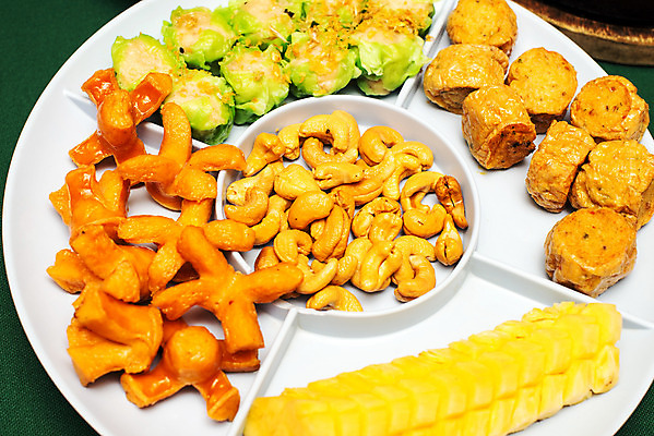 포토 JPG 해외이미지 아시아 문화 음식 채소 젓가락 고추 디저트 치즈 새우 돼지고기 요리 사람없음 갈색 식사 저녁식사 중국 어둠 튀김 덮개 게 껍질 맛 아침식사 애피타이저 먹기 허브 파인애플 후추 점심식사 브루스케타 해외202004 해외포토 식물 나라 컬러 컨셉 과일 모션 유제품 수저 육류 갑각류 뚜껑 향신료 열대과일 파일형식 이미지허브