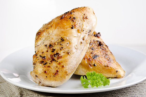 포토 JPG 해외이미지 2 다이어트 부분 건강 육류 사람없음 치킨 흰색 신선 맛 그릴 가슴 유기농 단백질 해외202004 해외포토 웰빙 컬러 컨셉 식재료 주방용품 신체부위 닭고기요리 영양소 파일형식 이미지허브