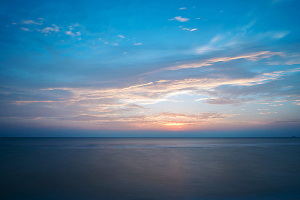 포토 JPG 해외이미지 구름 모래 파도 바다 백그라운드 오렌지 자연 하늘 아침 풍경 사람없음 물 여름 빛 컬러풀 햇빛 태양 반사 일출 맑음 일몰 봄 새벽 가을 황금 스카이라인 수평선 해외202004 해외포토 주간 자연요소 계절 컬러 과일 날씨 노을 생태계 파일형식 이미지허브