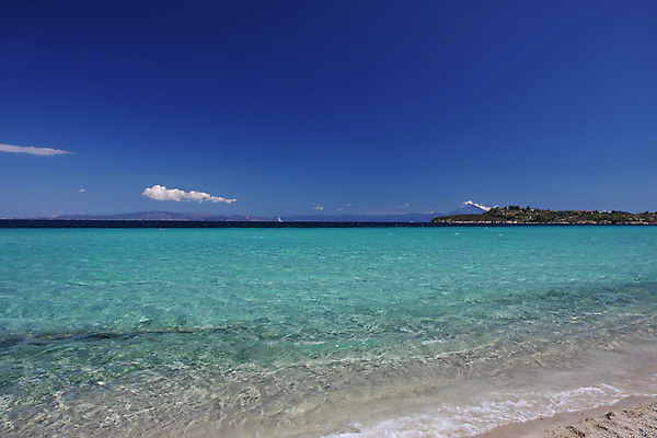 포토 JPG 해외이미지 모래 바다 여행 백그라운드 자연 하늘 휴가 풍경 해변 사람없음 초록색 물 여름 파란색 컬러풀 평화 그리스 만족 파라다이스 수평선 해외202004 해외포토 자연요소 계절 감정 유럽 컬러 컨셉 생태계 파일형식 이미지허브
