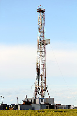 포토 JPG 해외이미지 산업 밭 사람없음 야외 초록색 파란색 탑 힘 기계 장비 에너지 탐험 석유 큼 철 가스 무거움 엔진 단상 조작 철강 해외202004 해외포토 건축물 컬러 농업 무게 크기 파일형식 이미지허브